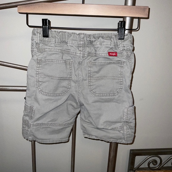 Wrangler size 5 boys shorts - Picture 2 of 3